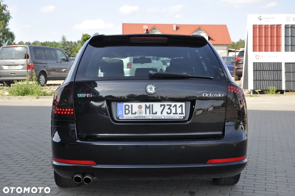 Skoda Octavia 2.0 TDI CR DPF RS - 3