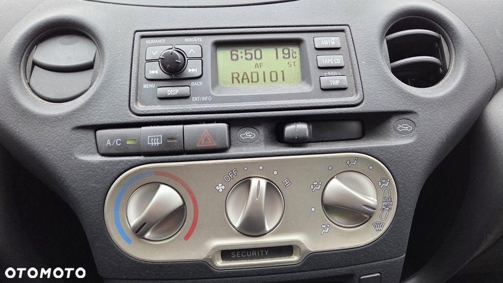 Toyota Yaris - 17