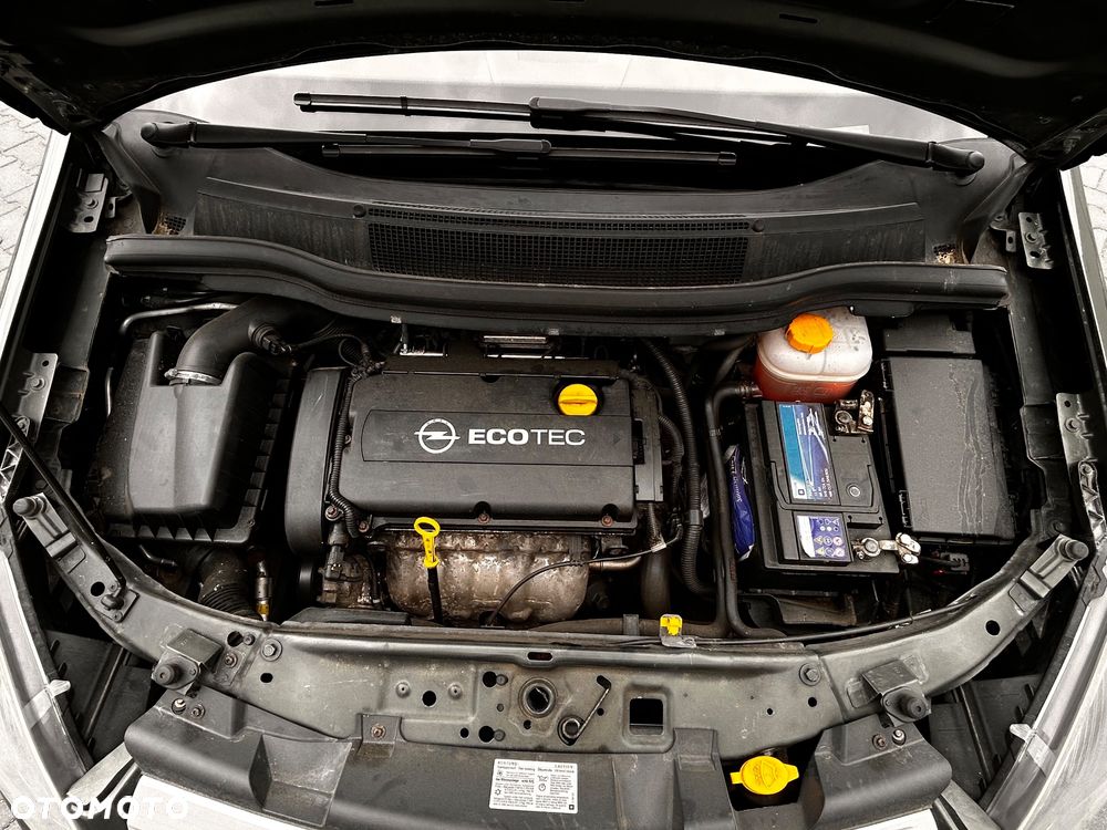 Opel Zafira 1.8 Cosmo - 31