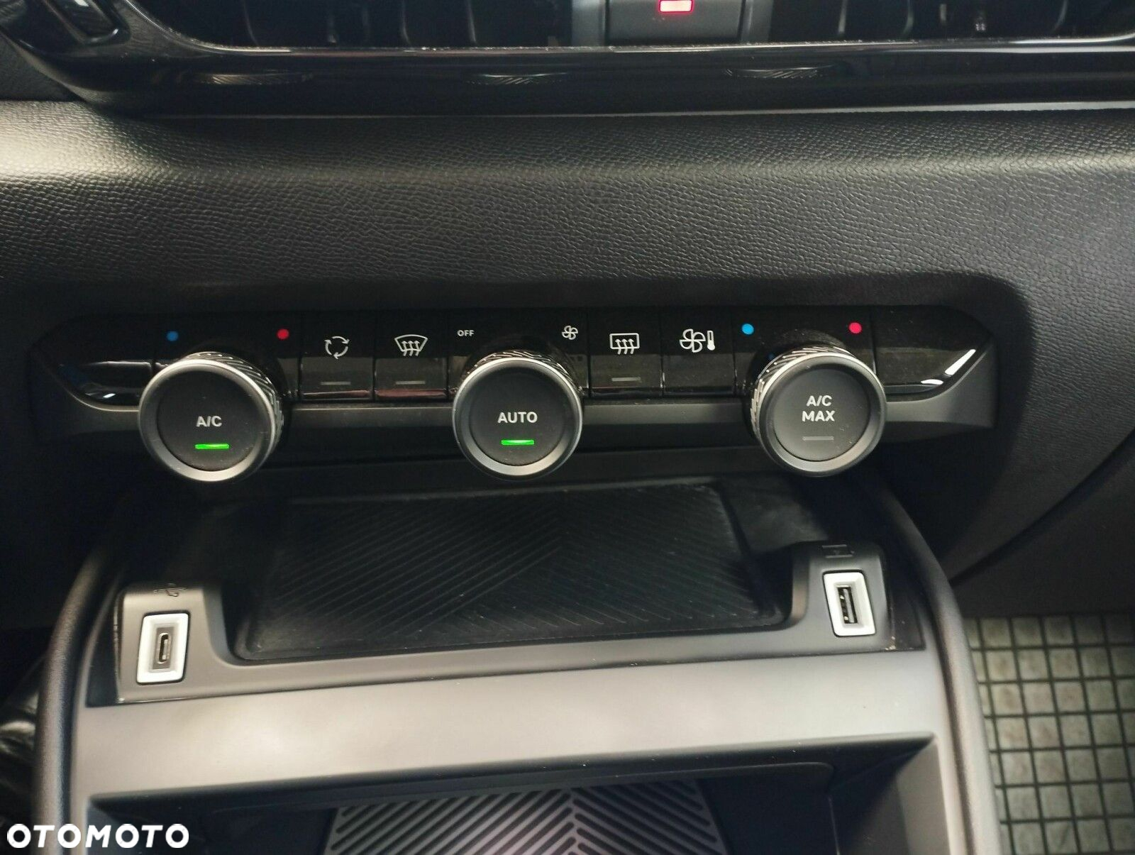 Citroën C4 1.2 PureTech Feel S&S - 24
