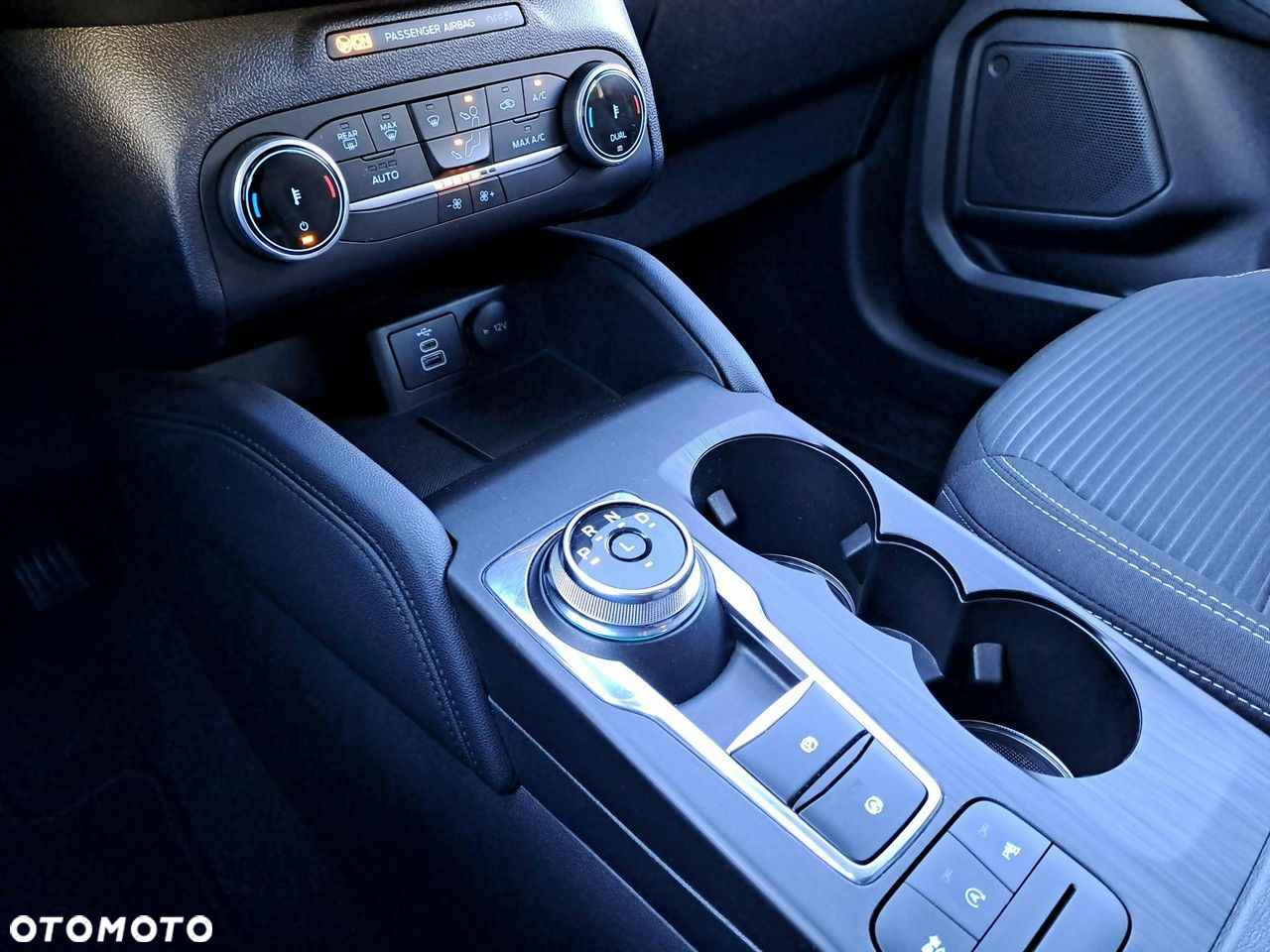 Ford Kuga - 24