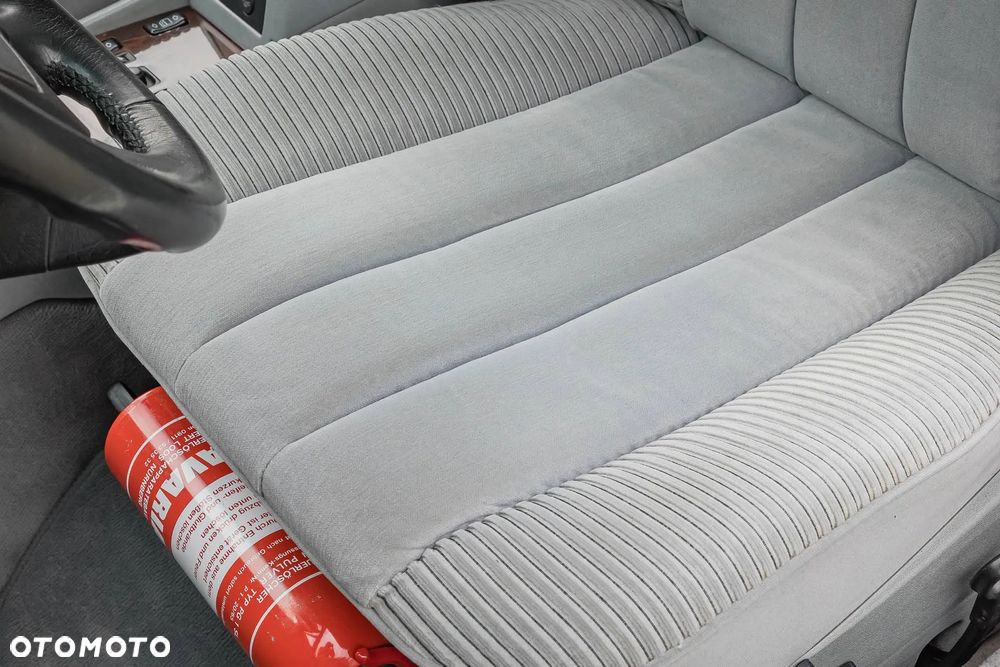 Mercedes-Benz W124 (1984-1993) - 28