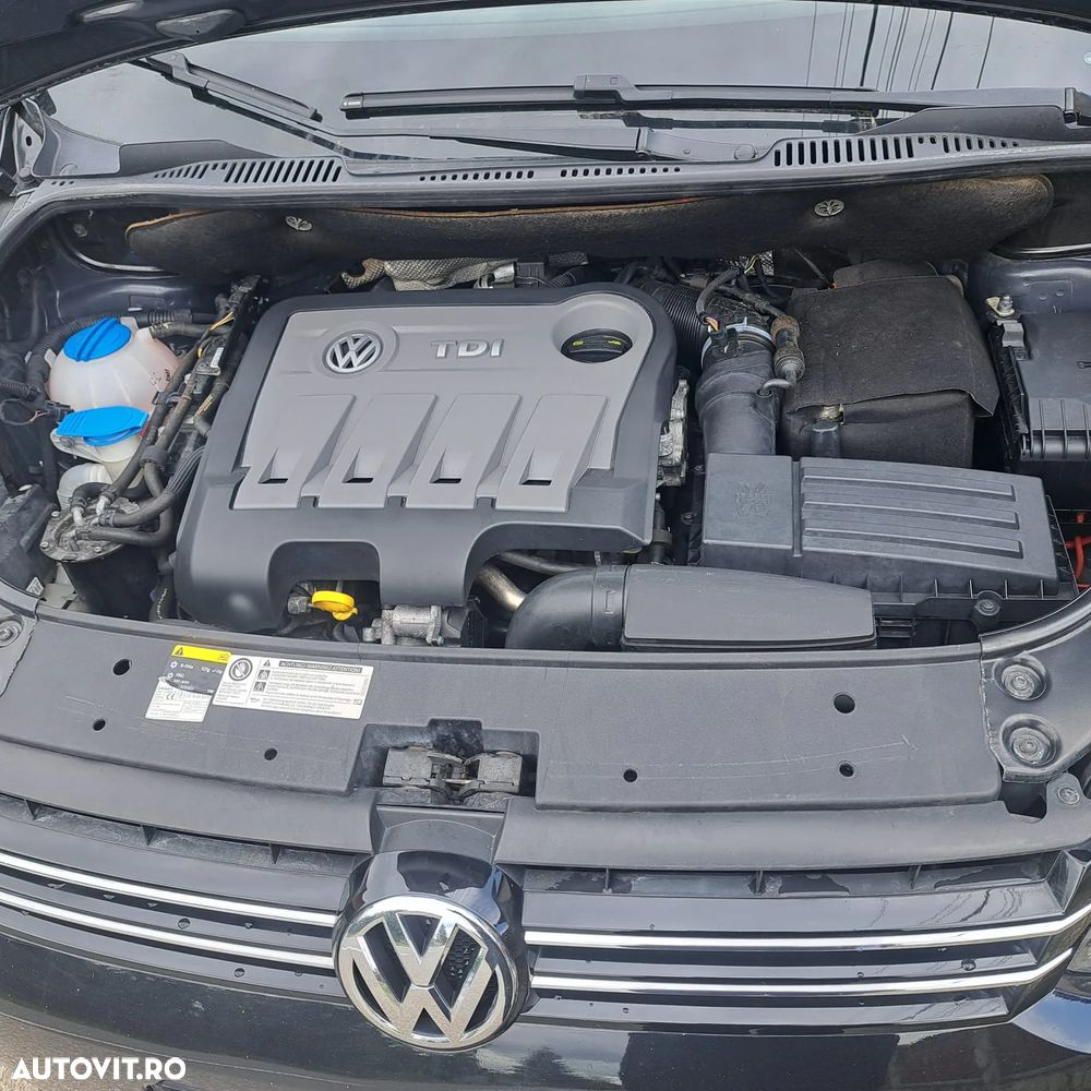 Volkswagen Touran - 18