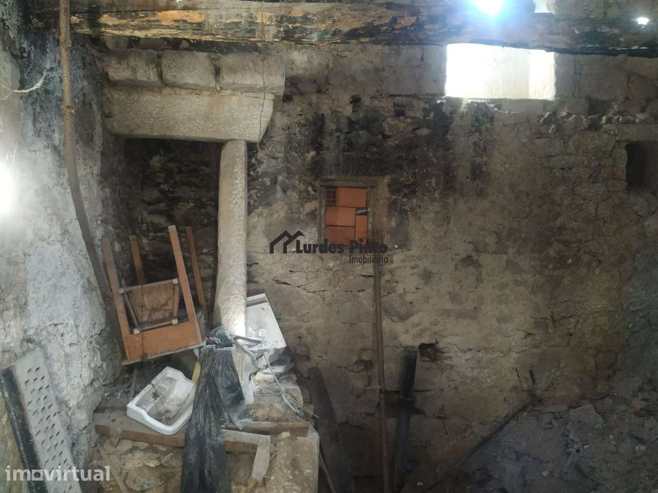 Moradia para remodelação - Grande imagem: 5/6