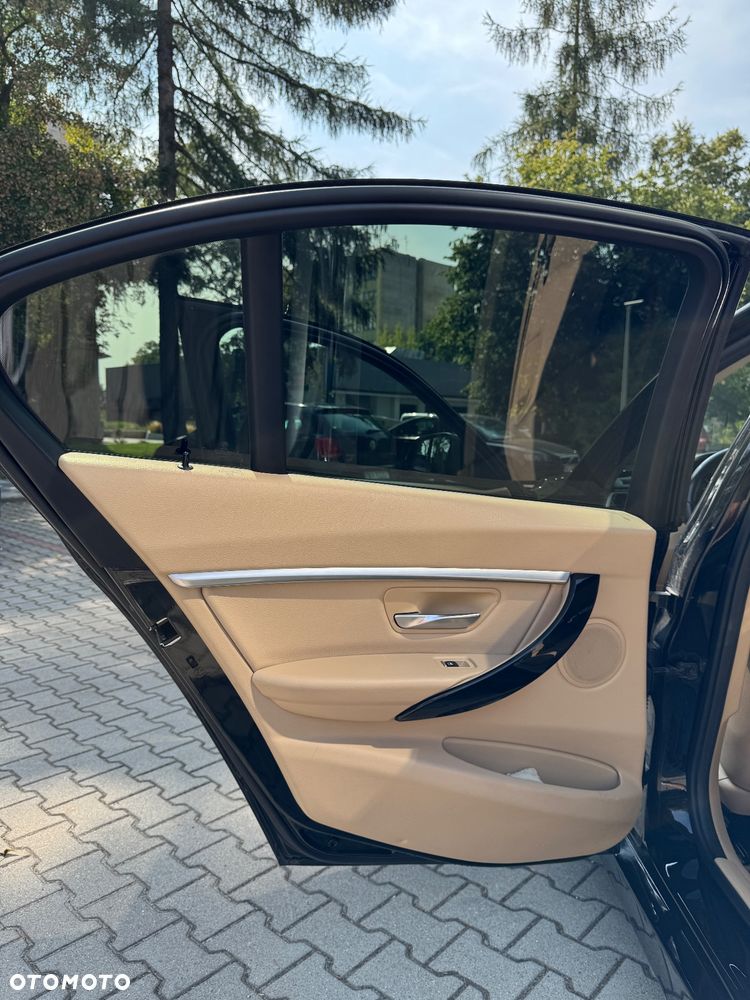 BMW Seria 3 318i - 22