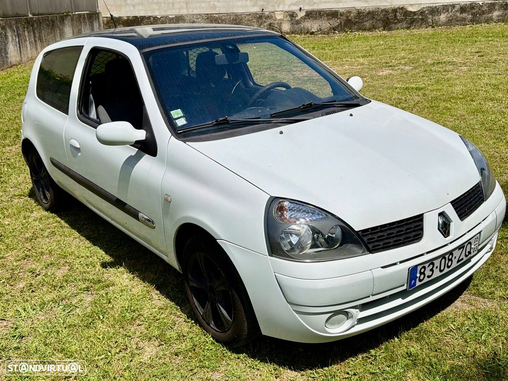 Renault Clio - 51