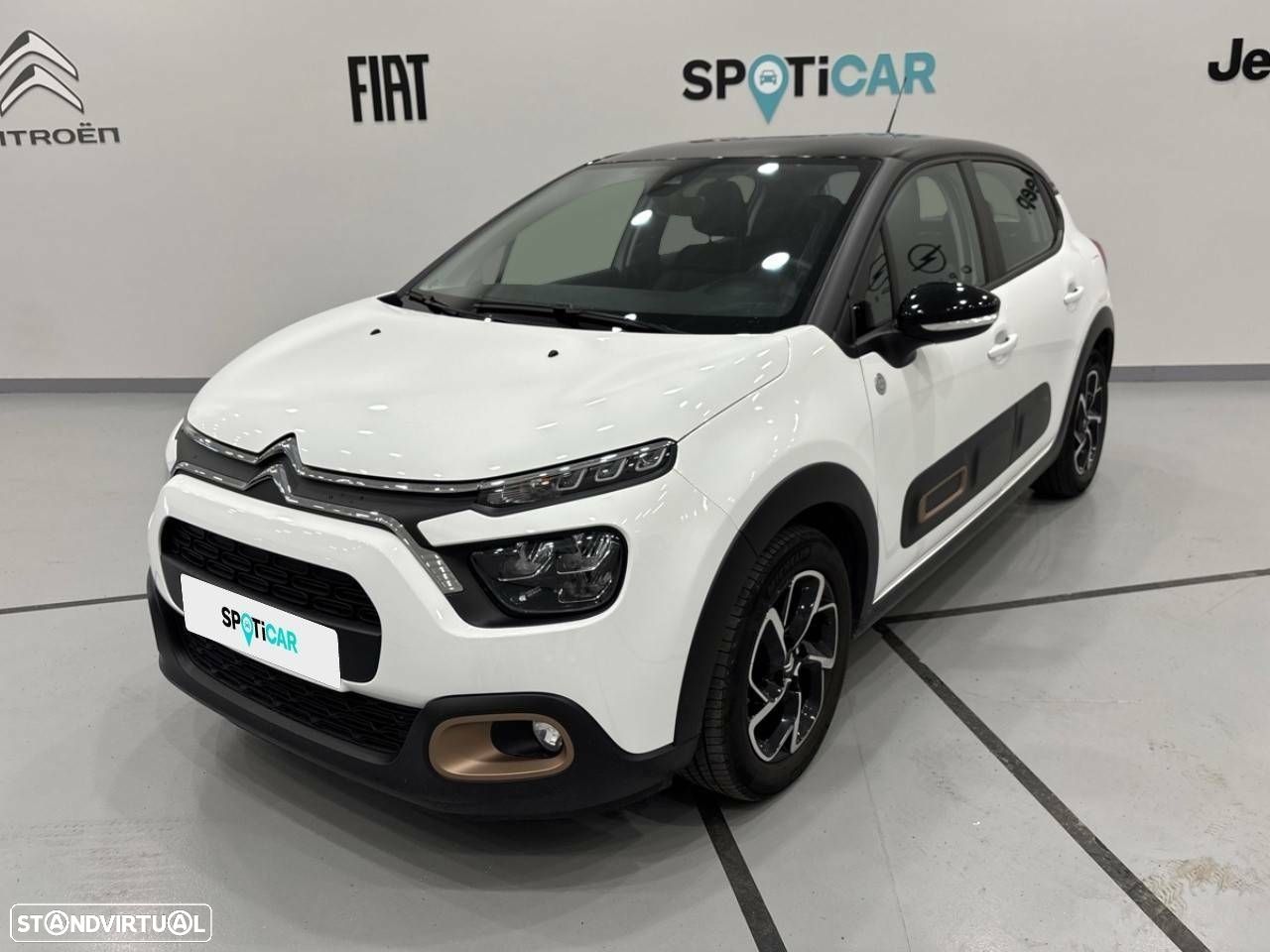 Citroën C3 1.2 PureTech C-Series - 1