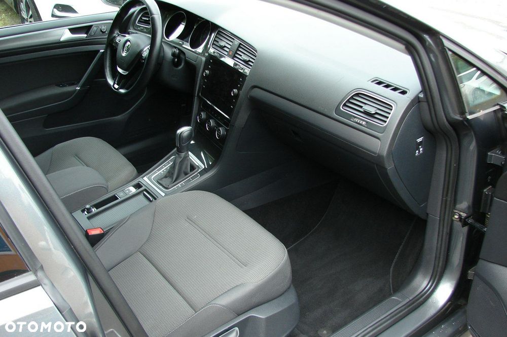 Volkswagen Golf - 17