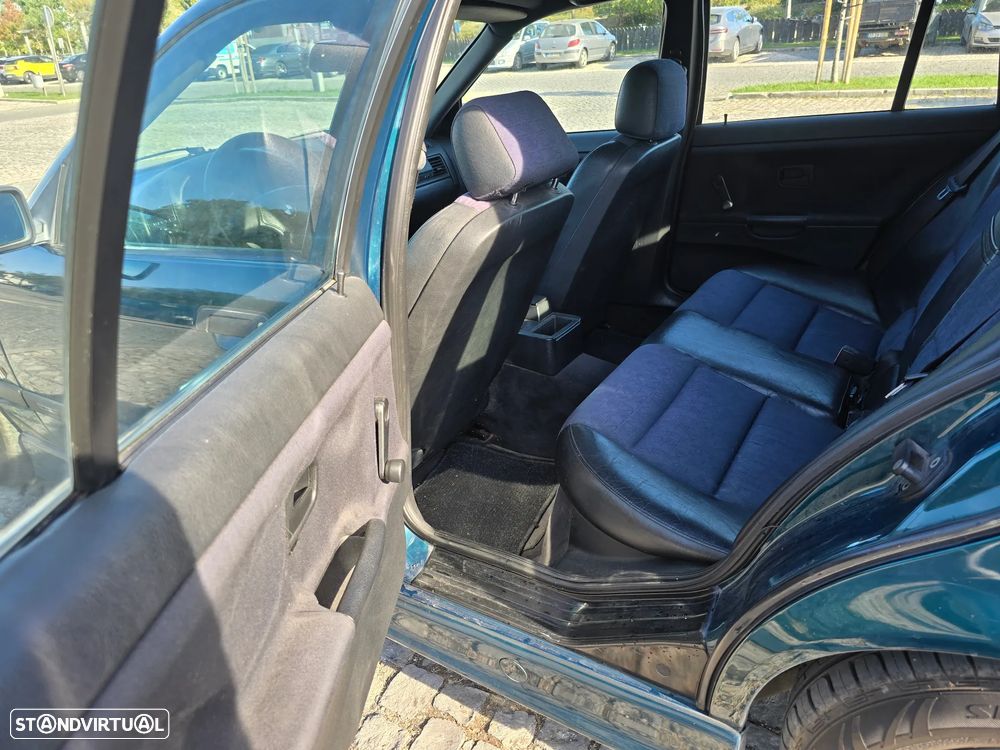 BMW 318 tds Touring - 11