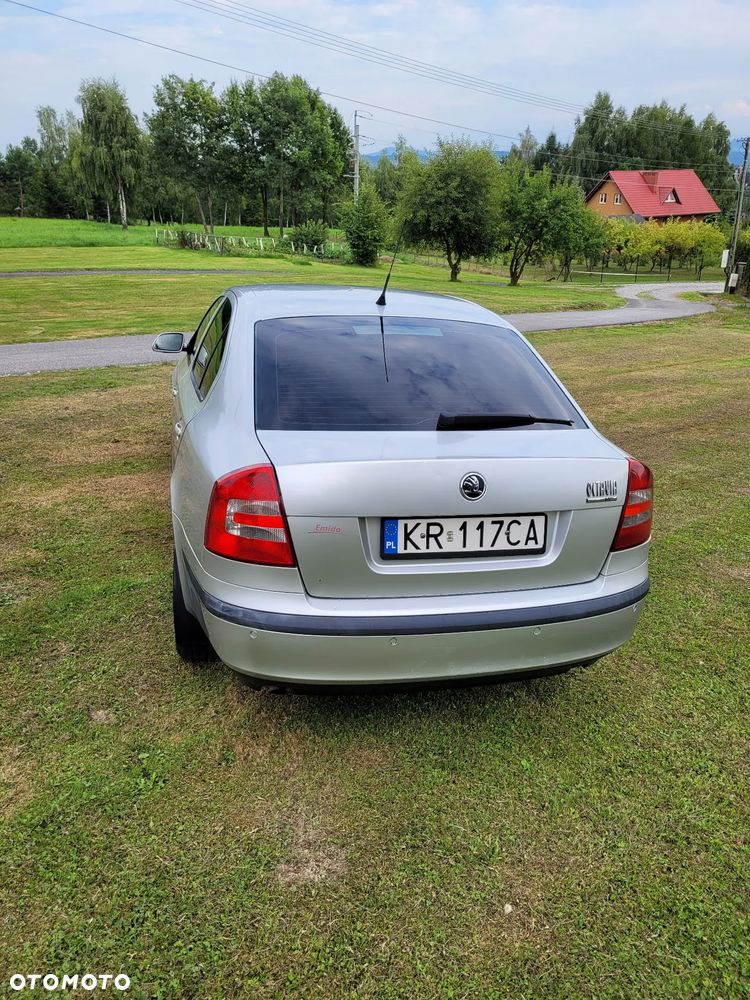 Skoda Octavia 1.6 Ambiente - 3