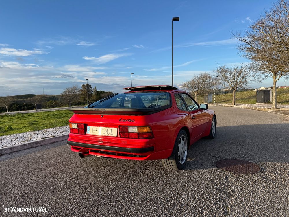 Porsche 944 Turbo S - 32