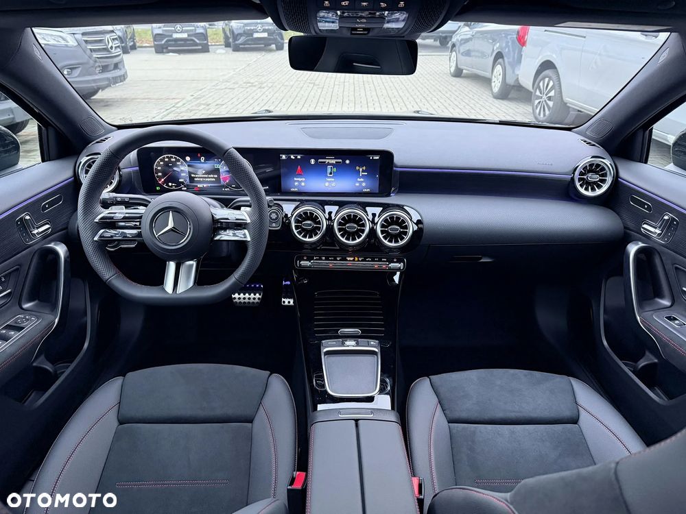 Mercedes-Benz Klasa A 220 4-Matic AMG Line 8G-DCT - 9