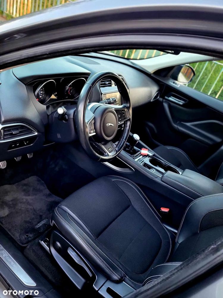 Jaguar F-Pace 20d AWD R-Sport - 7