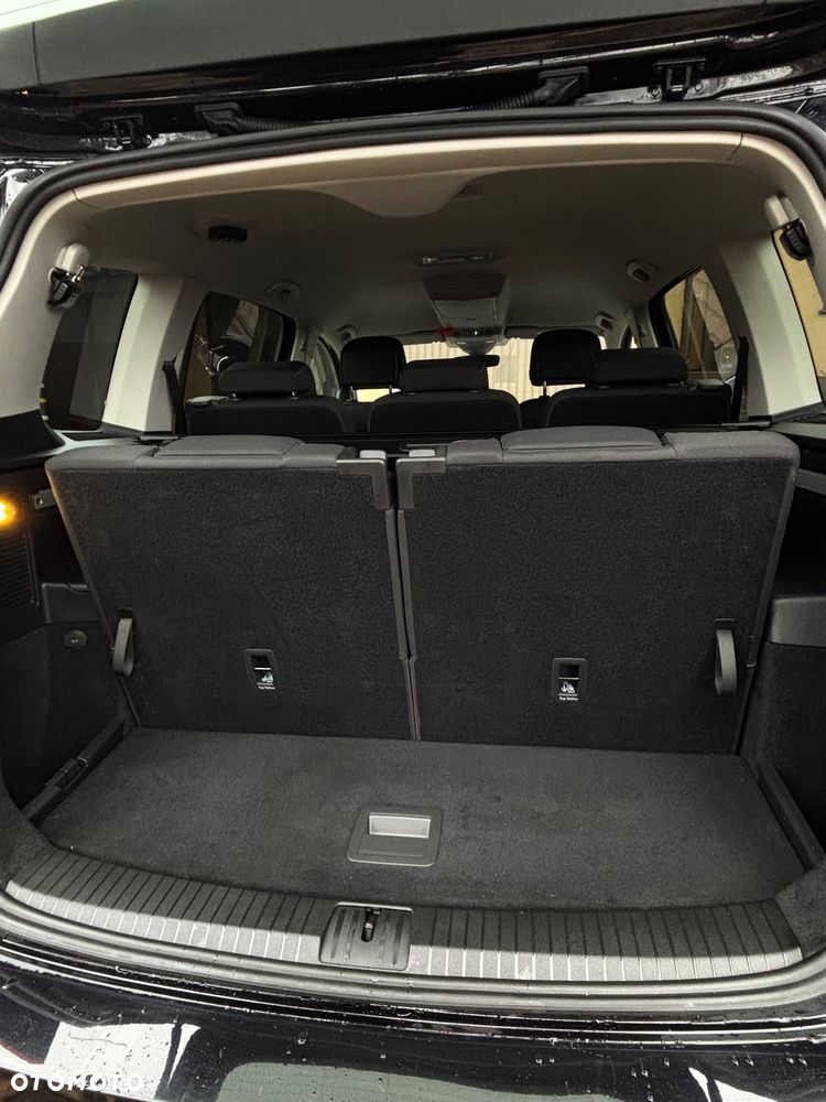 Volkswagen Touran - 14