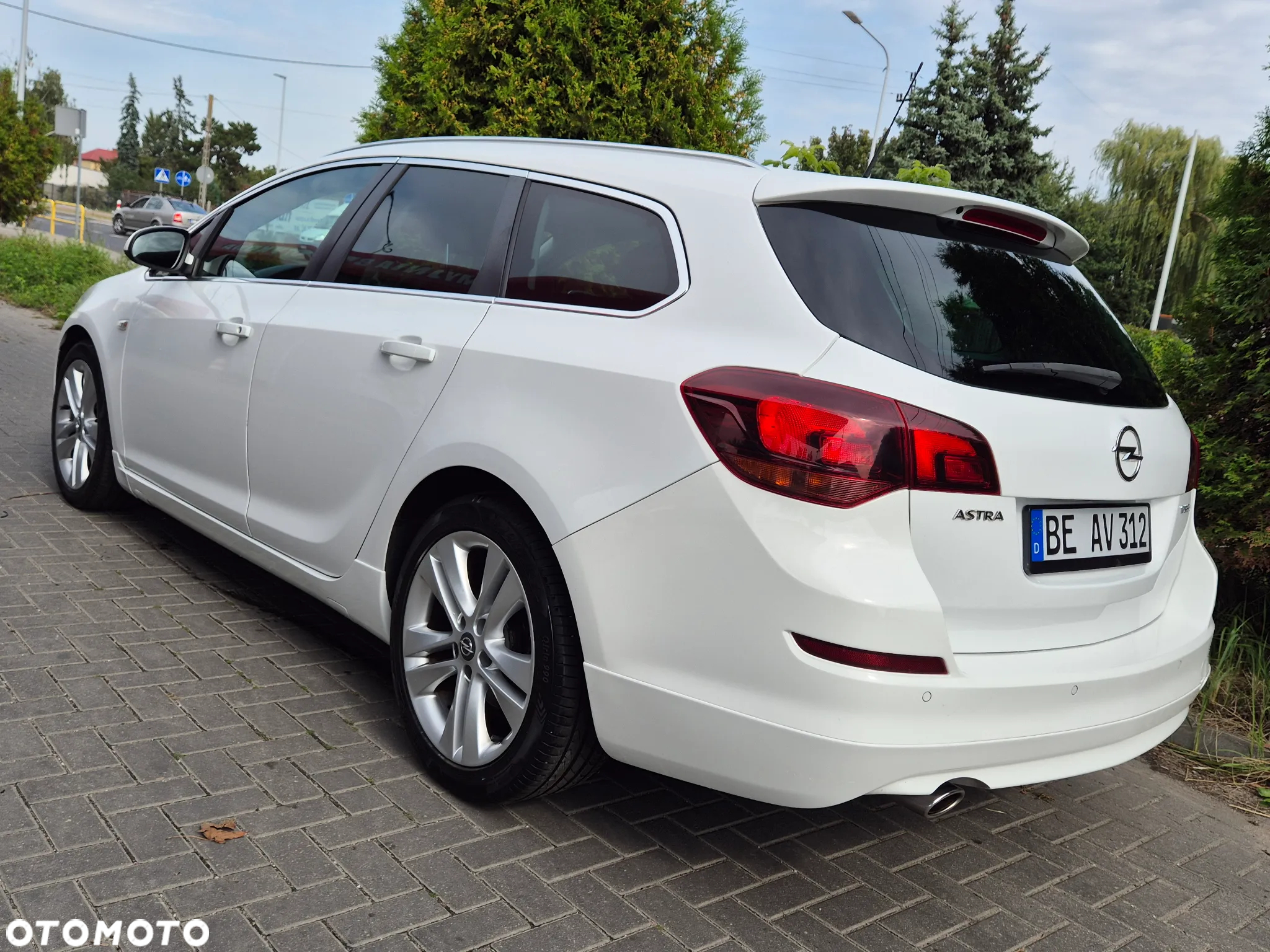 Opel Astra 1.6 Turbo Caravan Cosmo - 10
