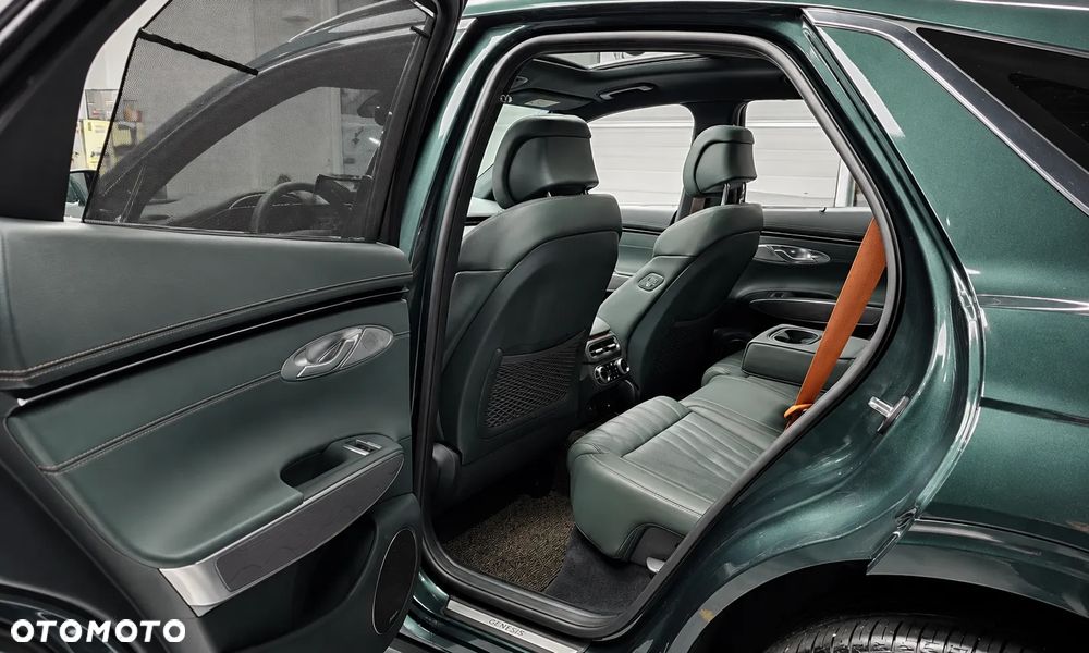 Genesis GV70 2.5T AWD AT8 Luxury Line - 10