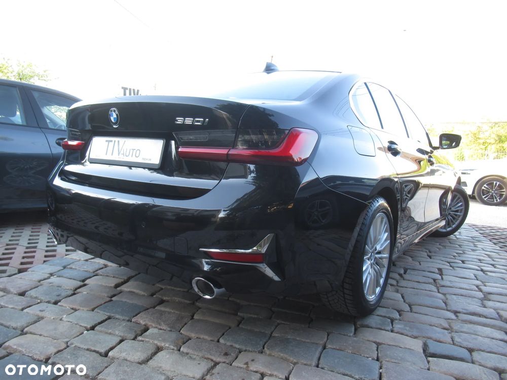 BMW Seria 3 320i Luxury Line - 4
