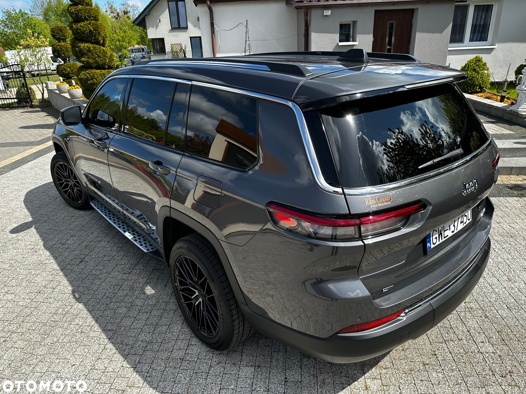 Jeep Grand Cherokee - 13