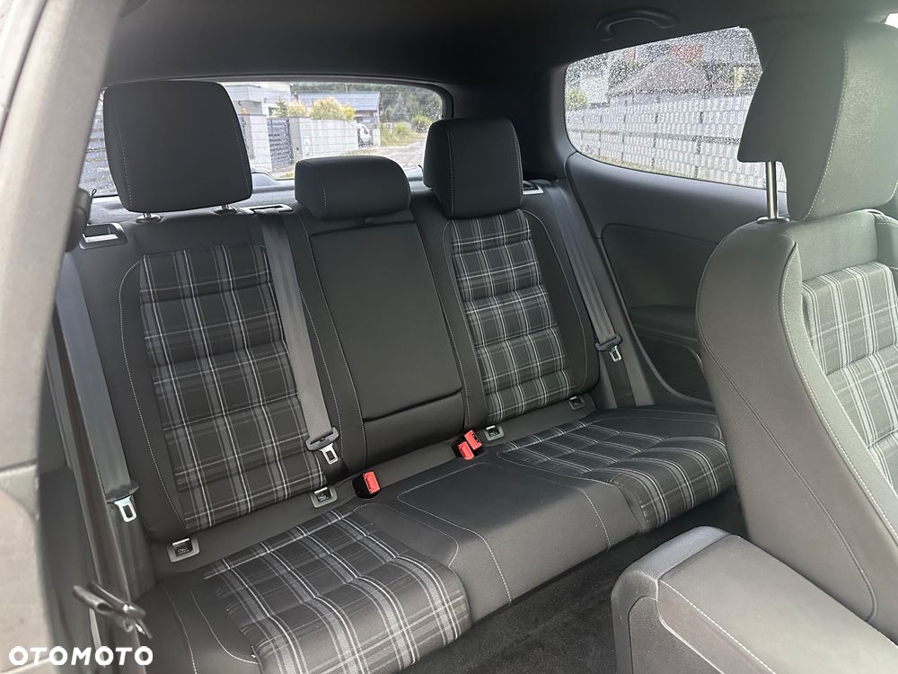 Volkswagen Golf 2.0 TDI DPF GTD - 23