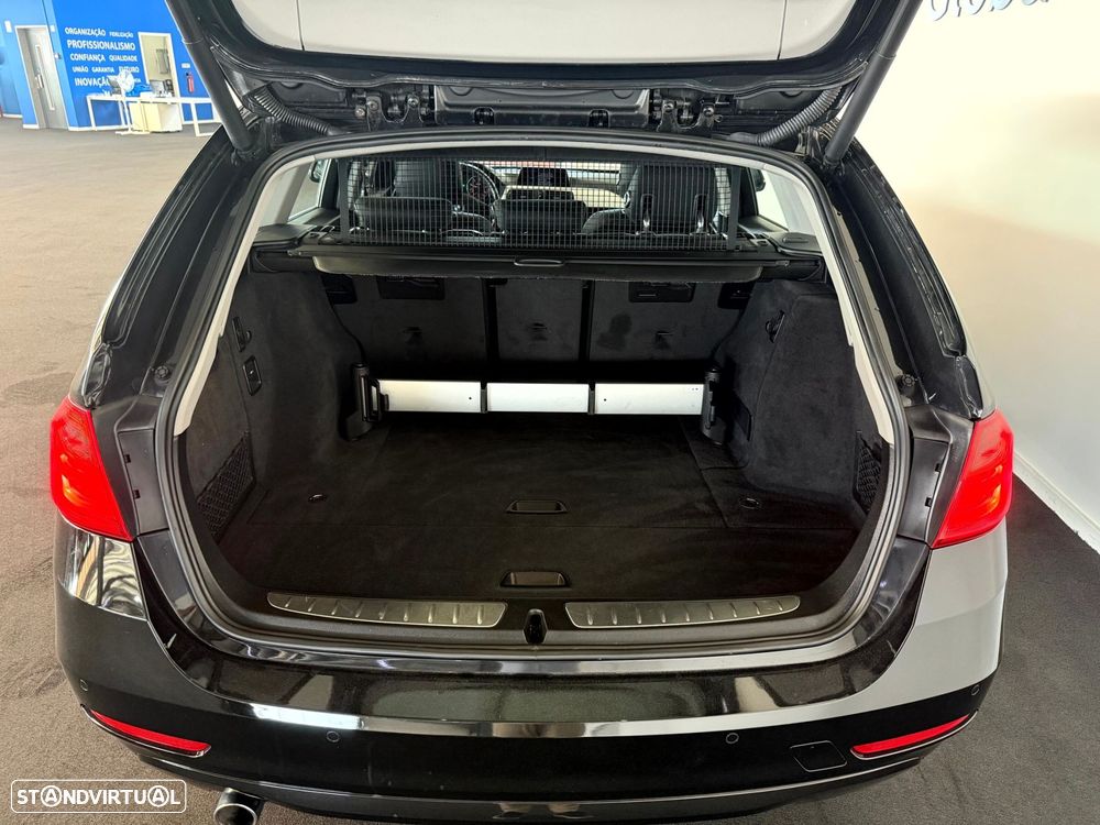 BMW 318 d Touring Navigation - 29
