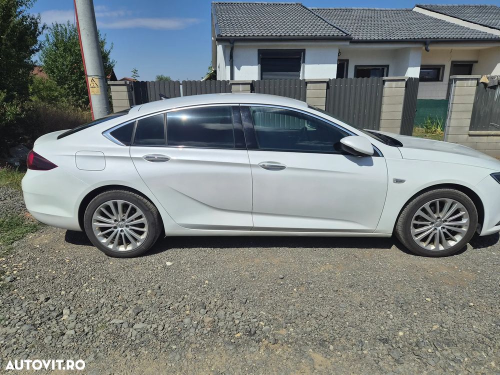 Opel Insignia - 1