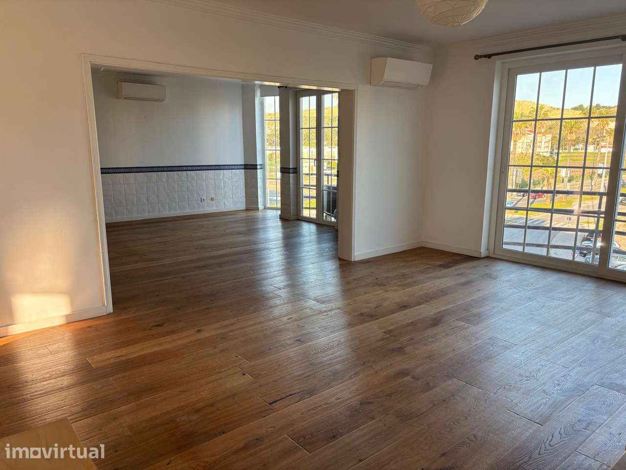 Apartamento T3 com vista desafogada à entrada da Costa da Caparica - Grande imagem: 4/19