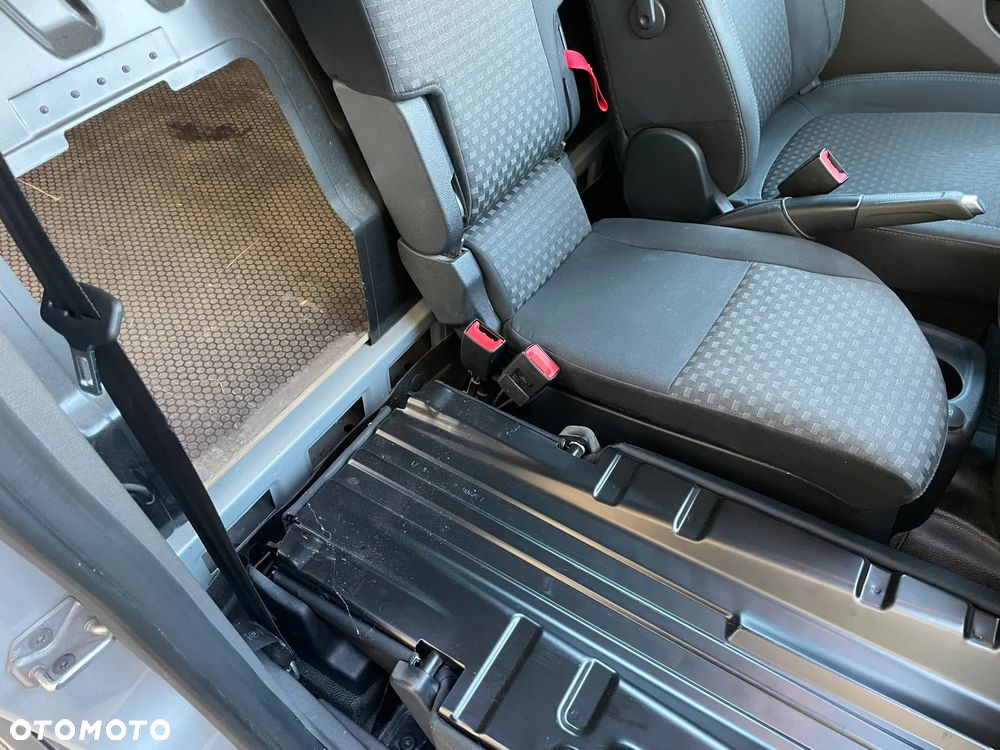 Ford TRANSIT CONNECT - 8