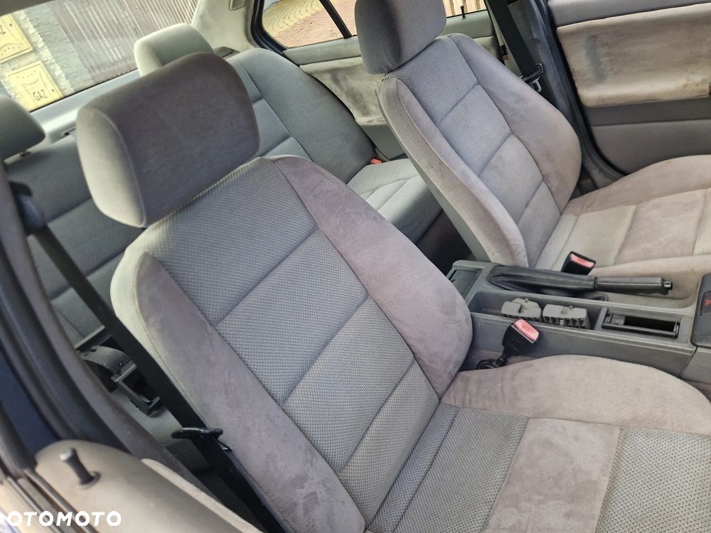 BMW Seria 3 318i - 5