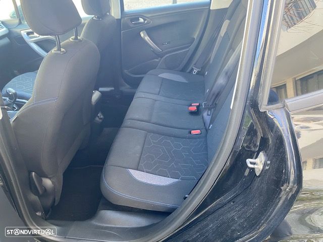 Peugeot 2008 1.2 PureTech Style - 5