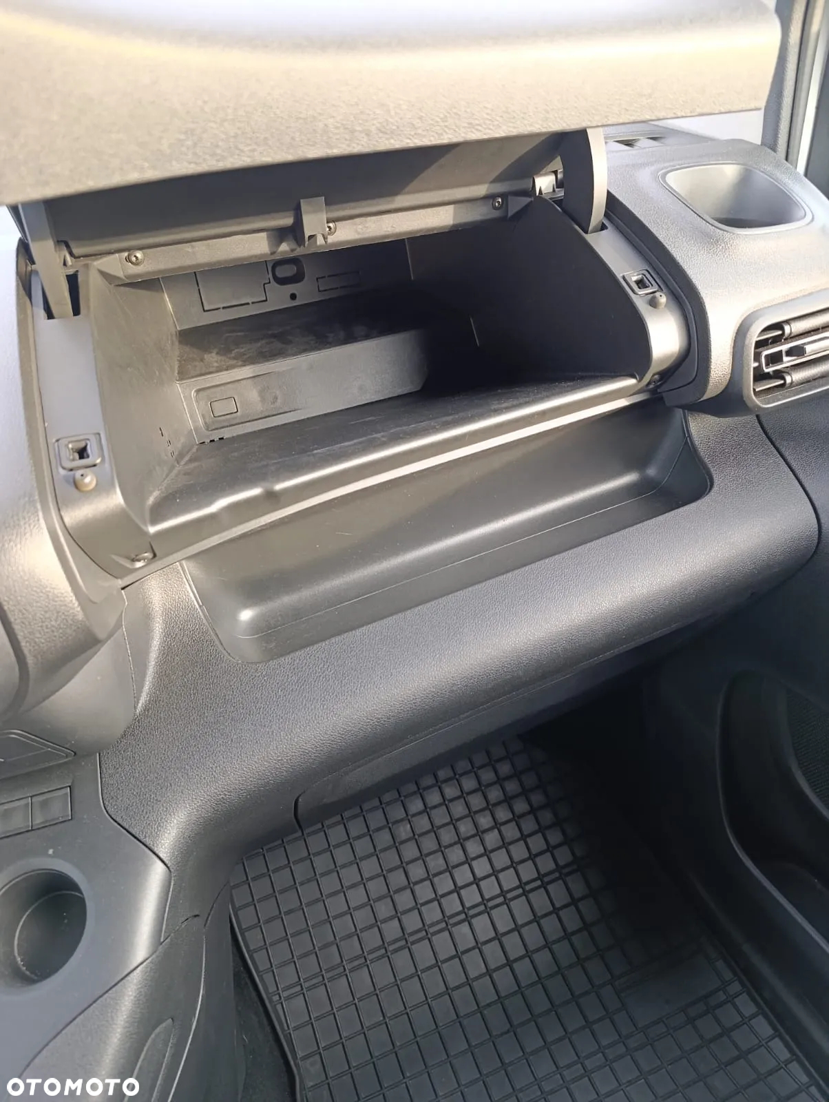 Opel COMBO - 21