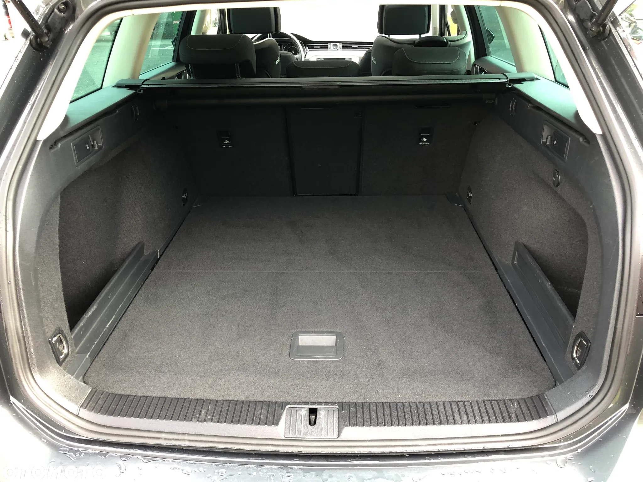 Volkswagen Passat - 13