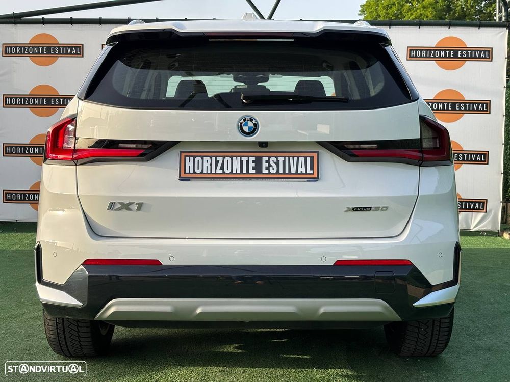 BMW iX1 xDrive30 xLine - 26