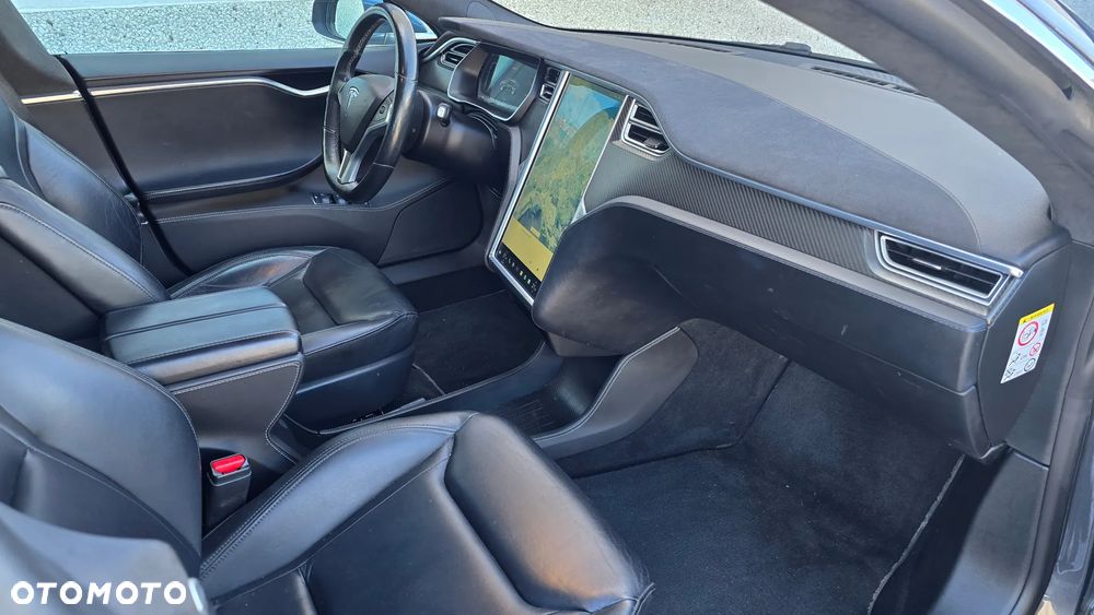 Tesla Model S D Performance - 16