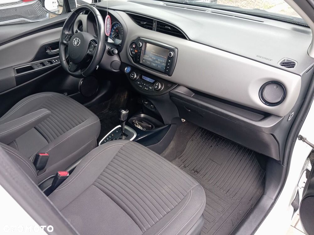 Toyota Yaris - 11