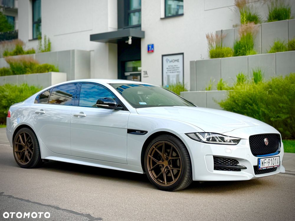 Jaguar XE 2.0 D R-Sport - 7