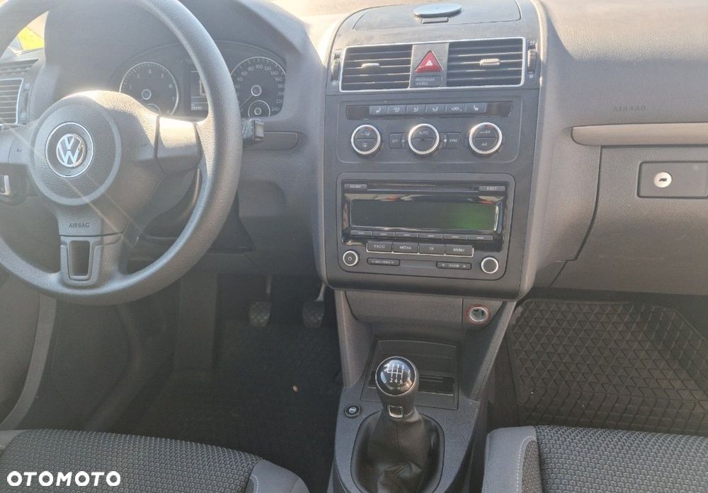 Volkswagen Touran - 14