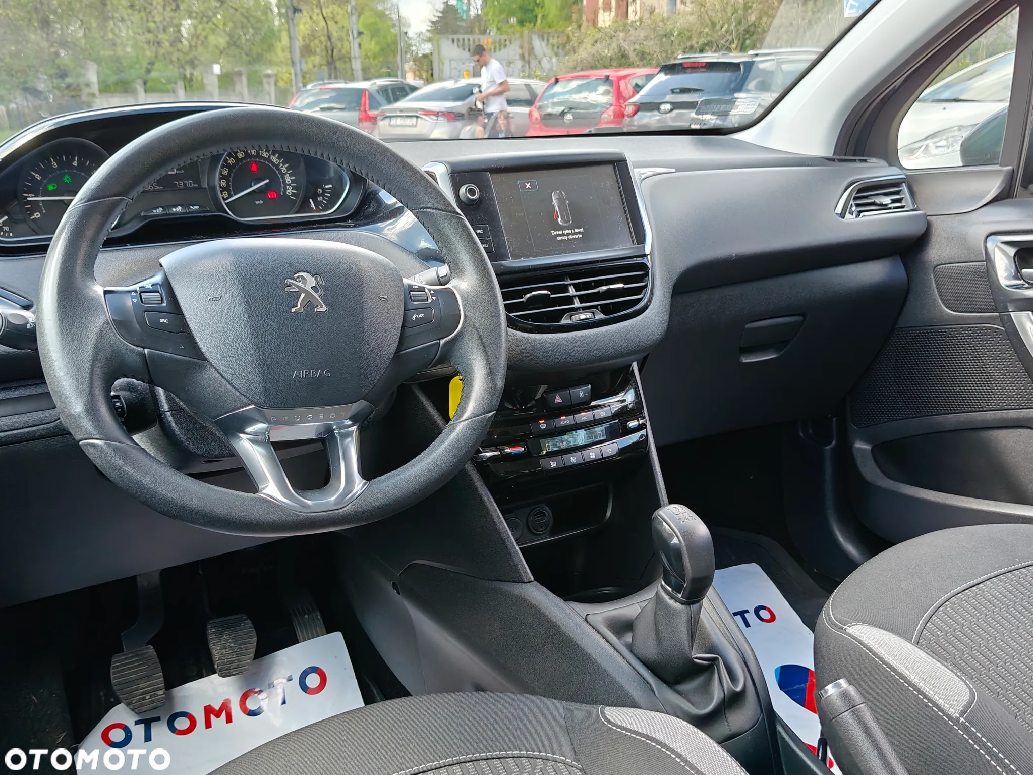 Peugeot 208 1.2 PureTech GPF Allure S&S - 5
