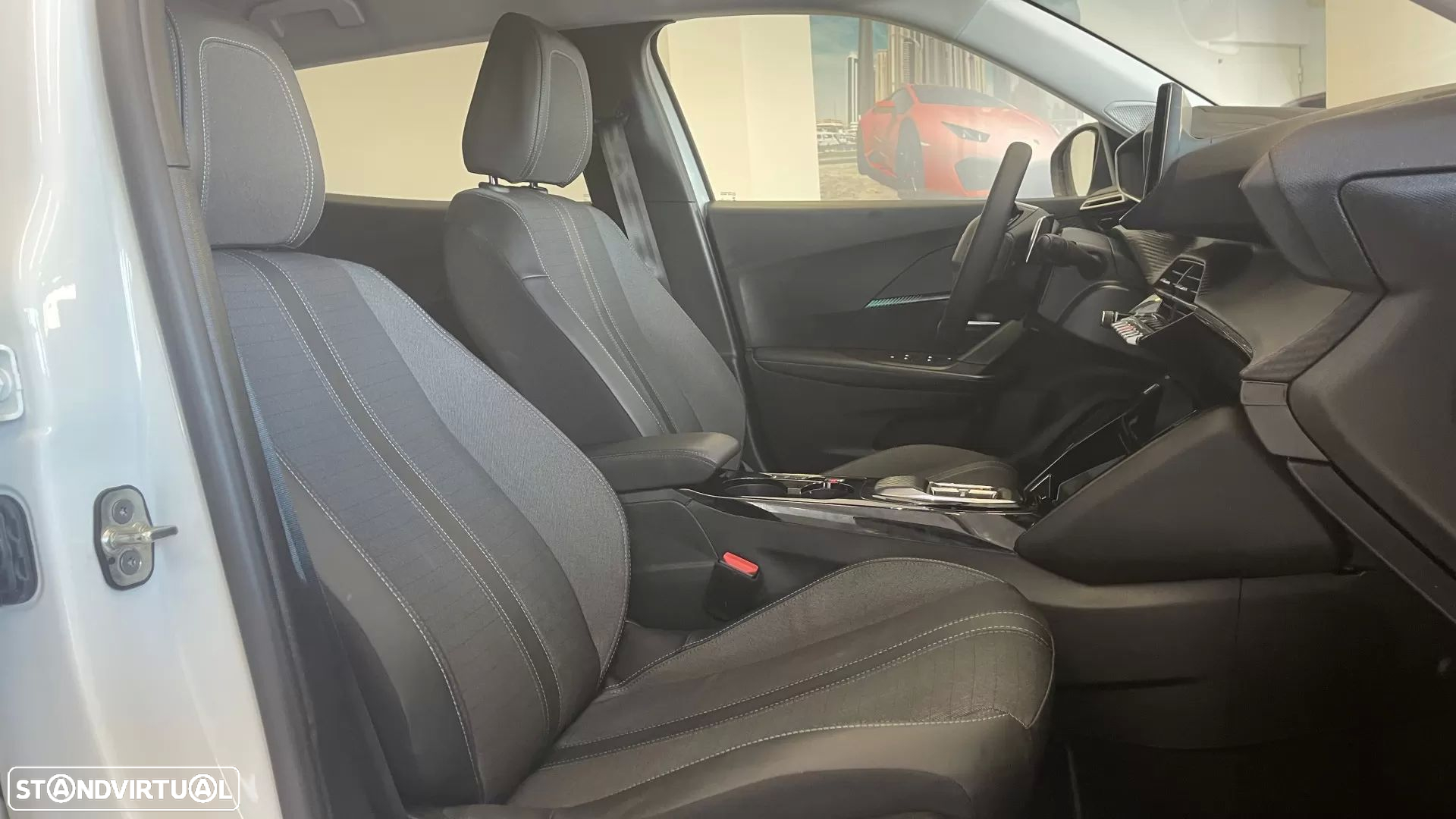 Peugeot 2008 1.2 PureTech Allure EAT8 - 20