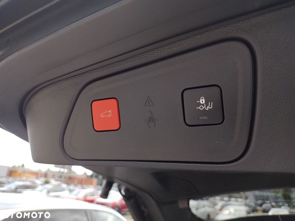 Peugeot 3008 1.5 BlueHDi Allure Pack S&S EAT8 - 17