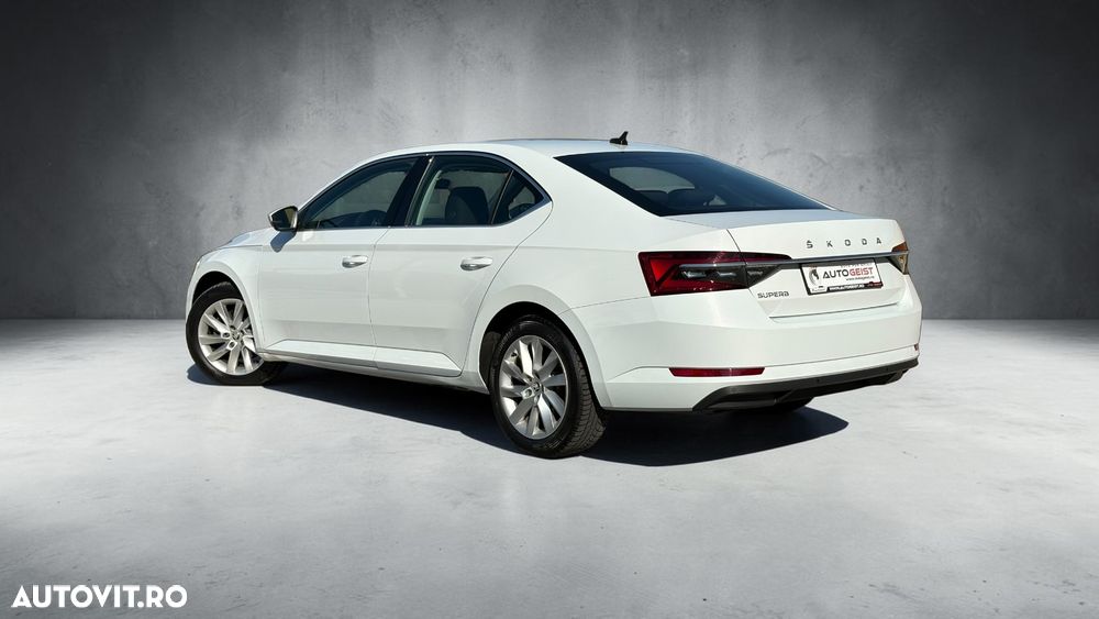 Skoda Superb 2.0 TDI DSG Ambition - 5