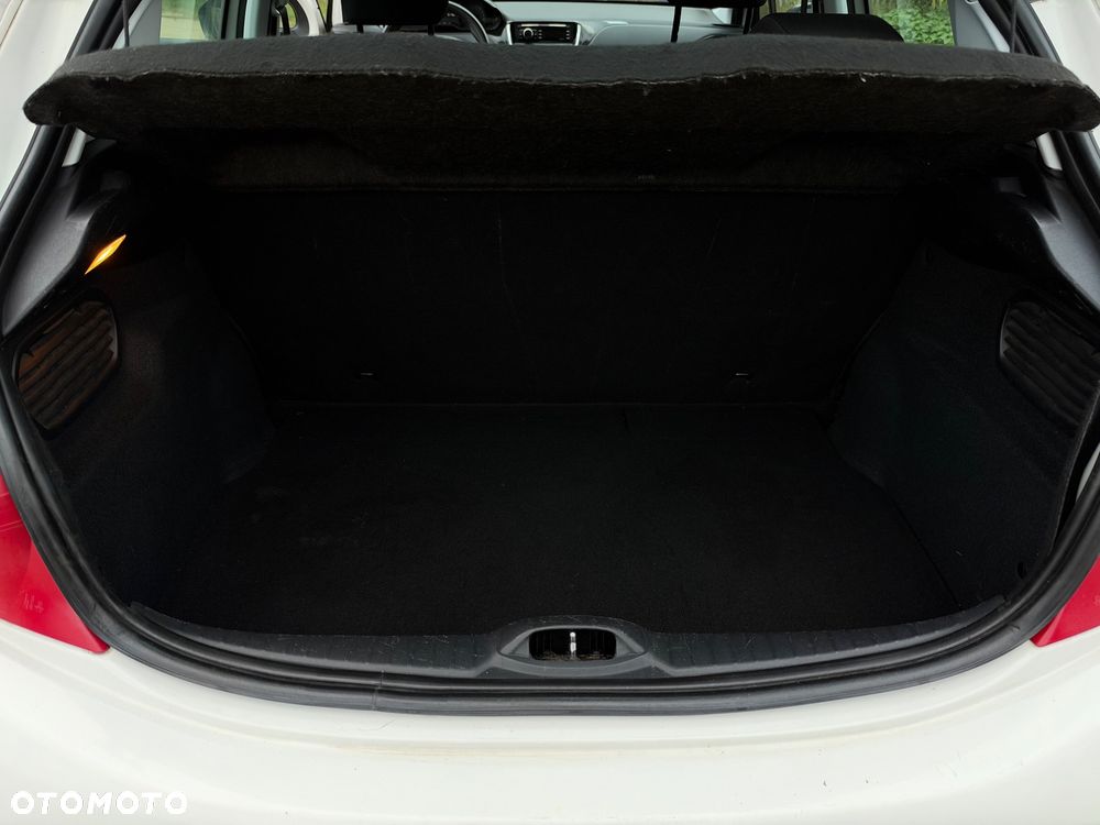 Peugeot 208 - 26