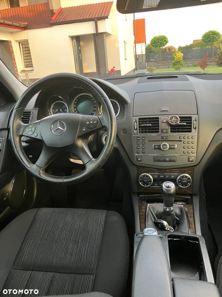 Mercedes-Benz Klasa C 180 K BlueEff Avantgarde - 11