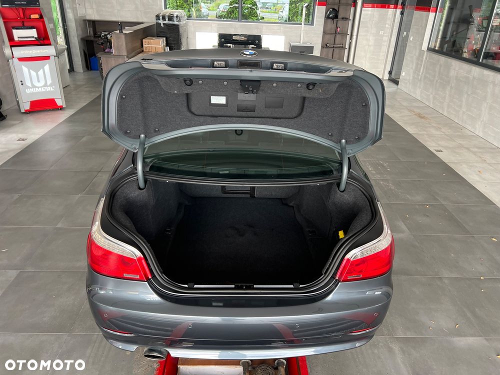 BMW Seria 5 520d - 22