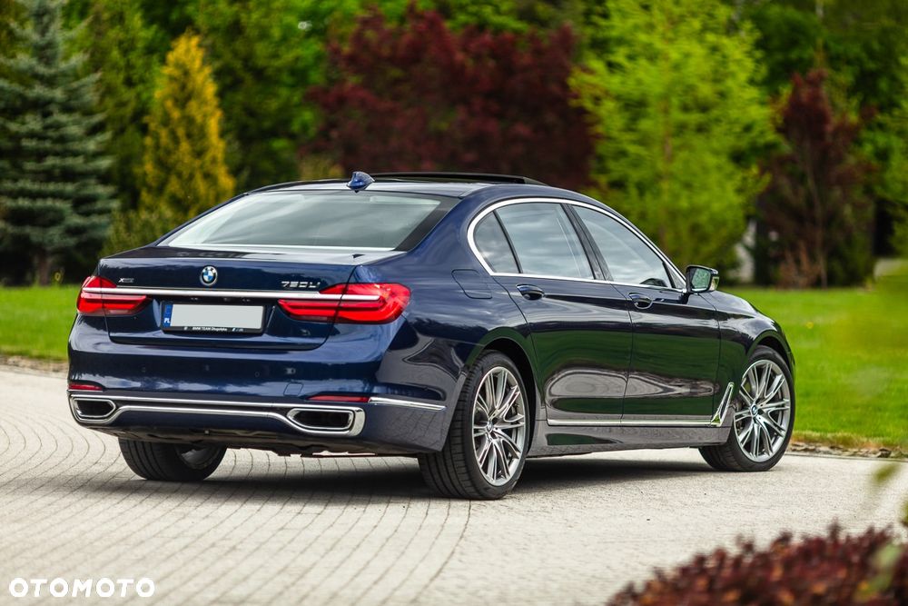 BMW Seria 7 750Li xDrive - 13