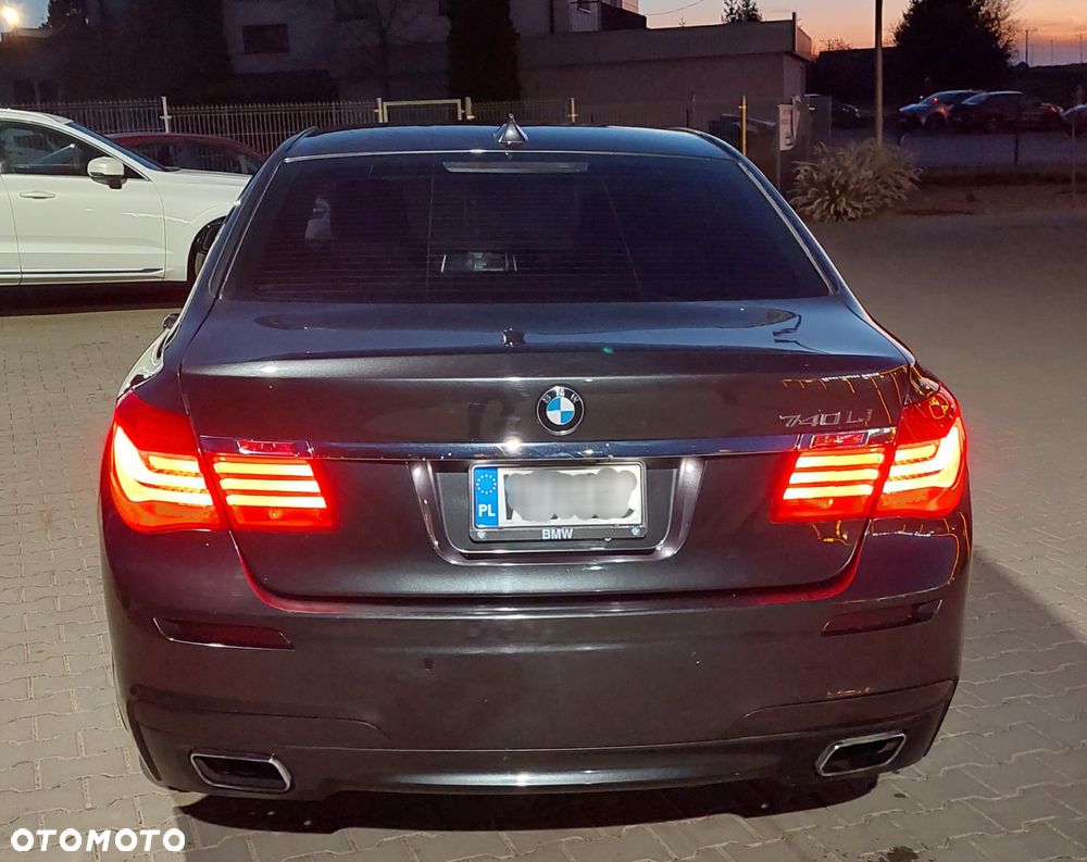 BMW Seria 7 740Li - 12