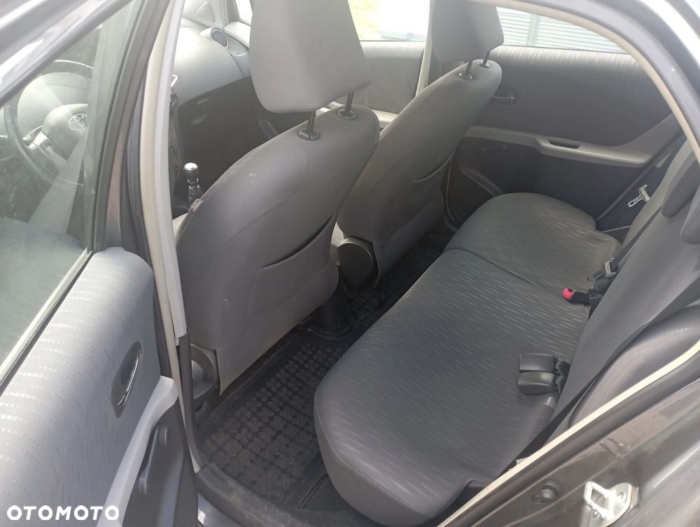 Toyota Yaris 1.33 Luna - 10