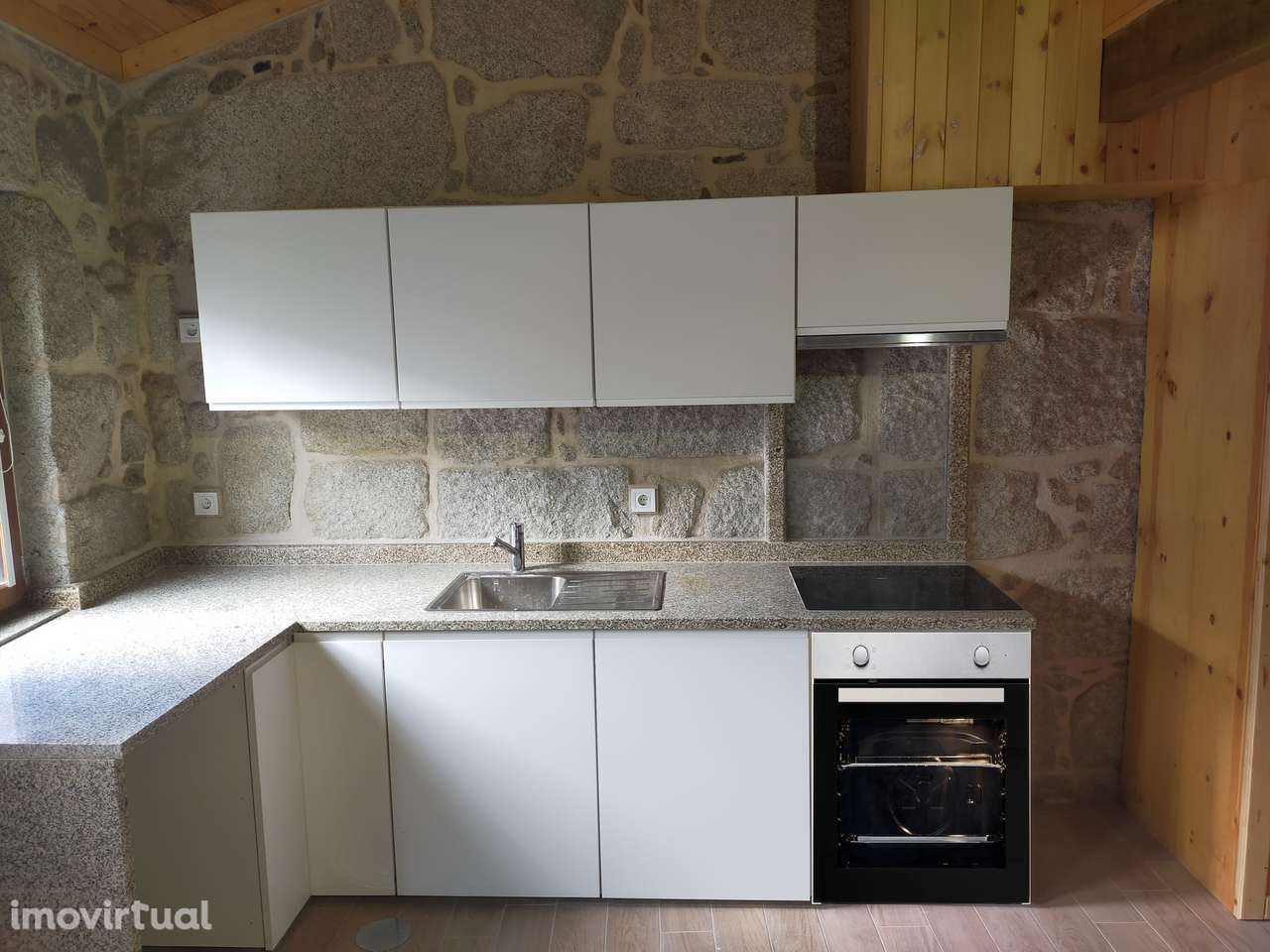 Charmosa casa T1 independente na Foz do Douro a 300 m da praia - Grande imagem: 4/9