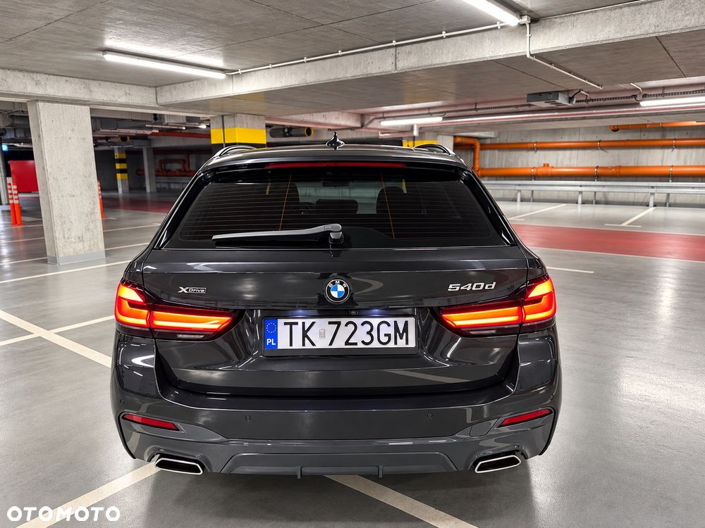 BMW Seria 5 540d xDrive mHEV M Sport sport - 9