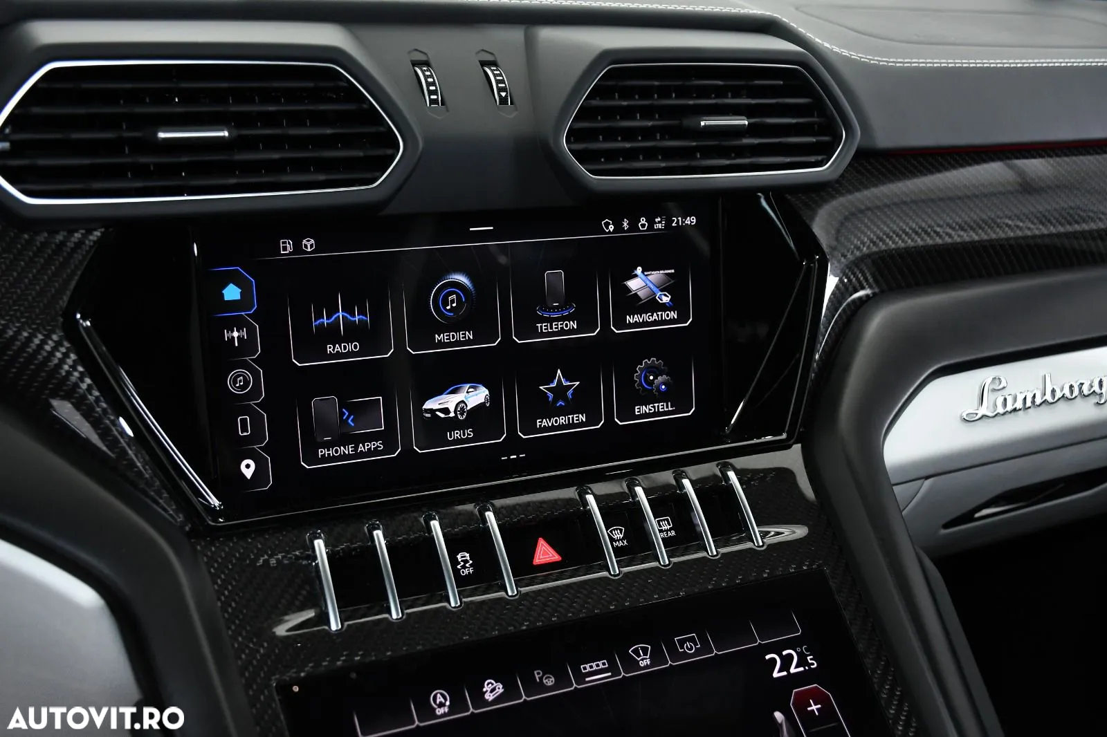 Lamborghini URUS - 38