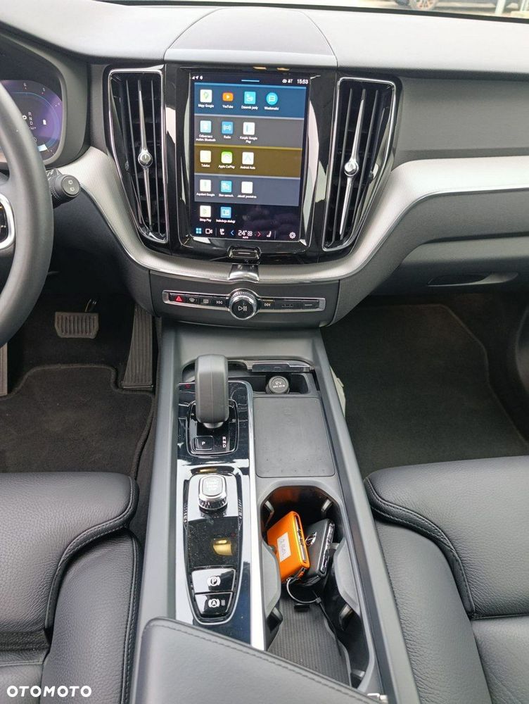 Volvo XC 60 B4 D AWD Plus Bright - 21